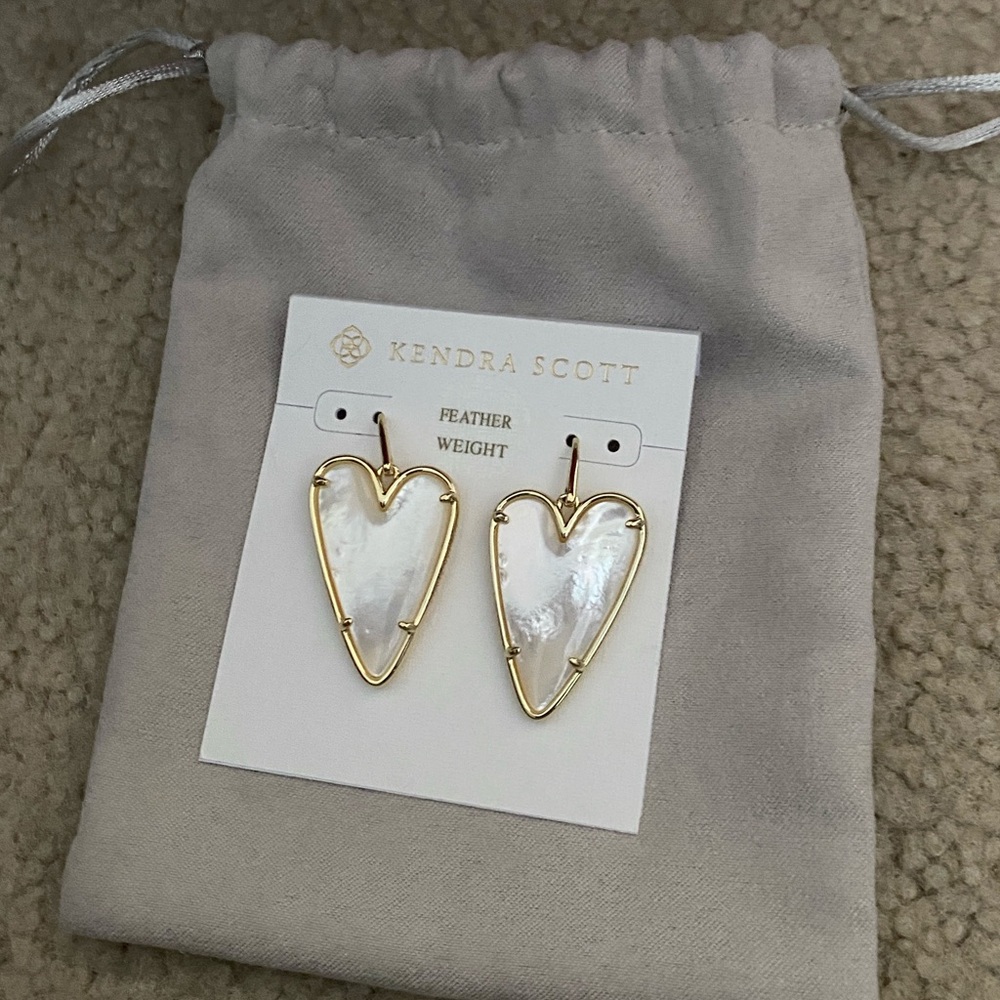 Kendra Scott Ansley Gold and Ivory Heart Drop Earrings